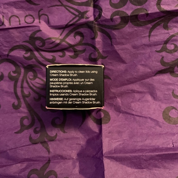 Splurge Cream Eyeshadow - Picture 3 of 5